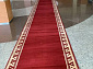 Красная ковровая дорожка с ненецким узором